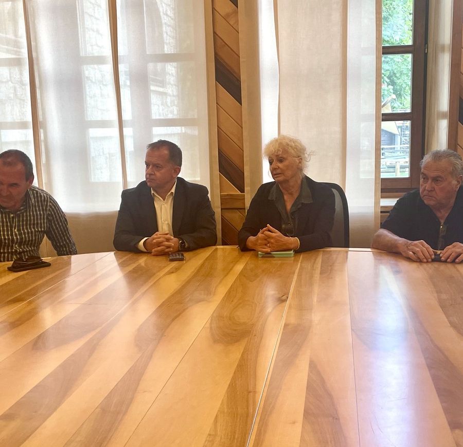 I membri del Comitato Val Ferret presenti alla riunione