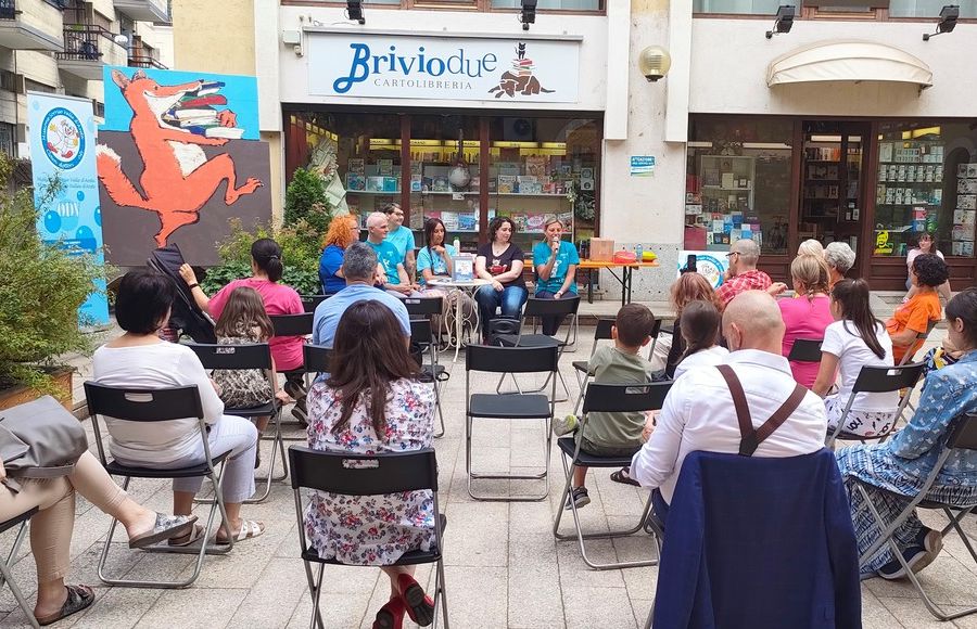 Alla presentazione del libro 'Il naso rosso' raccolti fondi per 245 euro