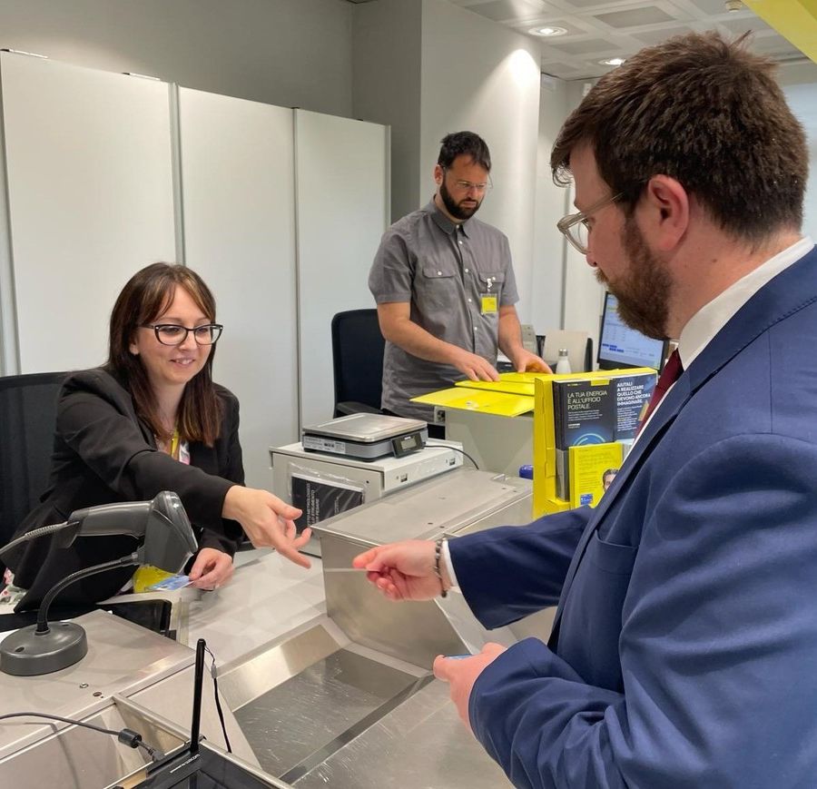 Da oggi in Valle il passaporto si fa anche negli uffici postali