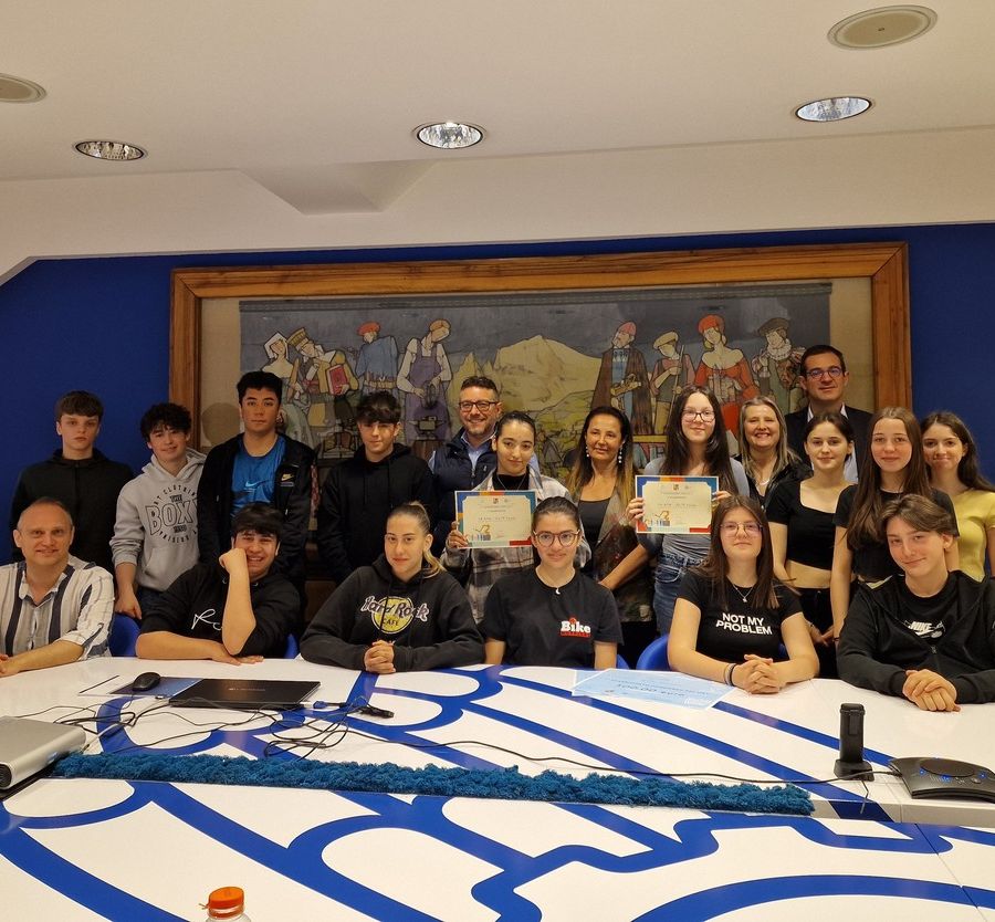 Foto di gruppo alla premiazione Concorso Pmi Day 2023