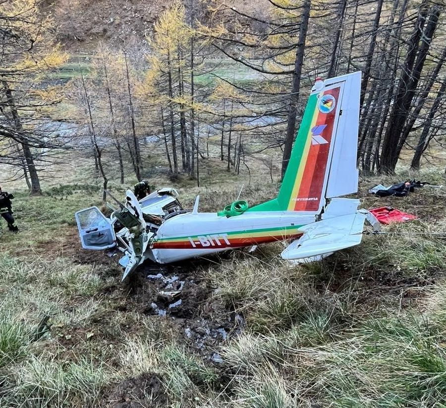 Precipita aereo da turismo, feriti i tre occupanti