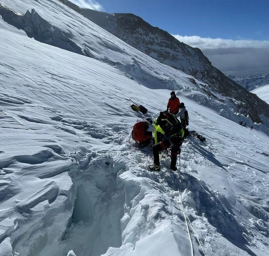 In corso recupero di un alpinista caduto in crepaccio sul Monte Rosa