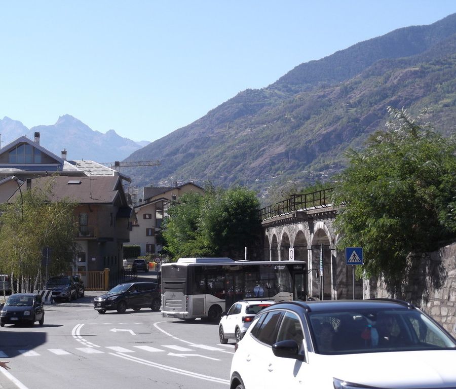 Confcommercio VdA, 'ad Aosta traffico intenso e parcheggi sempre più carenti'