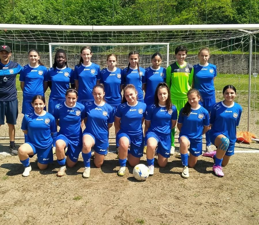 Calcio F: U15, le Leonesse dell'Aosta 511 giocano a tennis con il Quarona