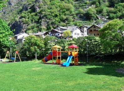 Arnad: 'inquinanti pericolosi', sequestrata area giochi per bimbi