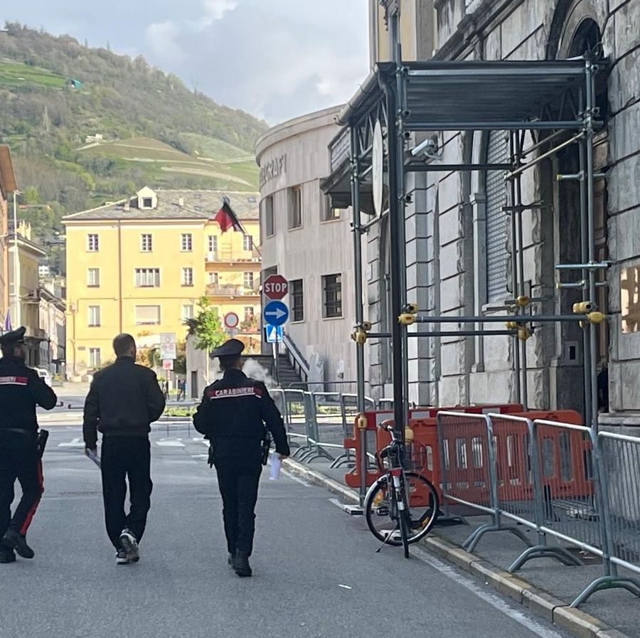 Uno degli arrestati condotto questa mattina all'udienza di convalida del fermo