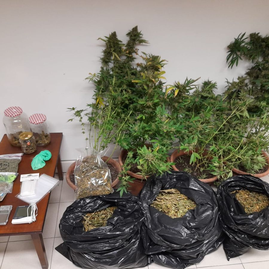 In casa avevano oltre cinque chili e mezzo di marijuana; coppia aostana agli arresti
