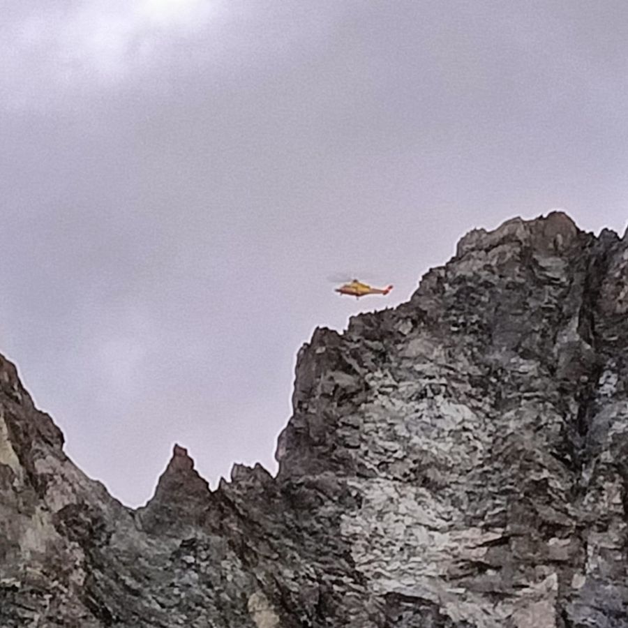 Recuperati tre alpinisti bloccati sulla cresta del Morion