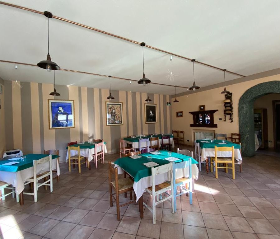 La sala ristorante de Lo Bistrot (cliccare sull'immagine per avviare la gallery)
