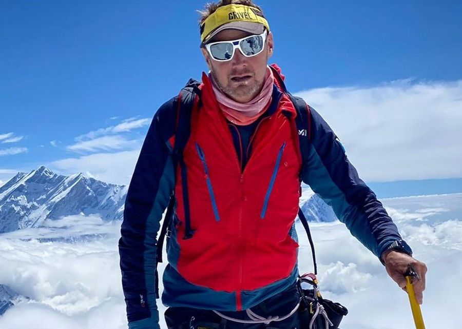 Marco Camandona in vetta al Dhaulagiri nell'ottobre 2021