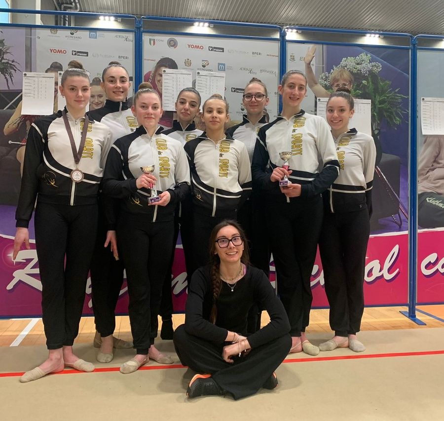 Da sn Cretier , Cuaz, Bertoncin, Bevilacqua, Bo, Fianco, Avallone, Casula con Carlotta Pellissier