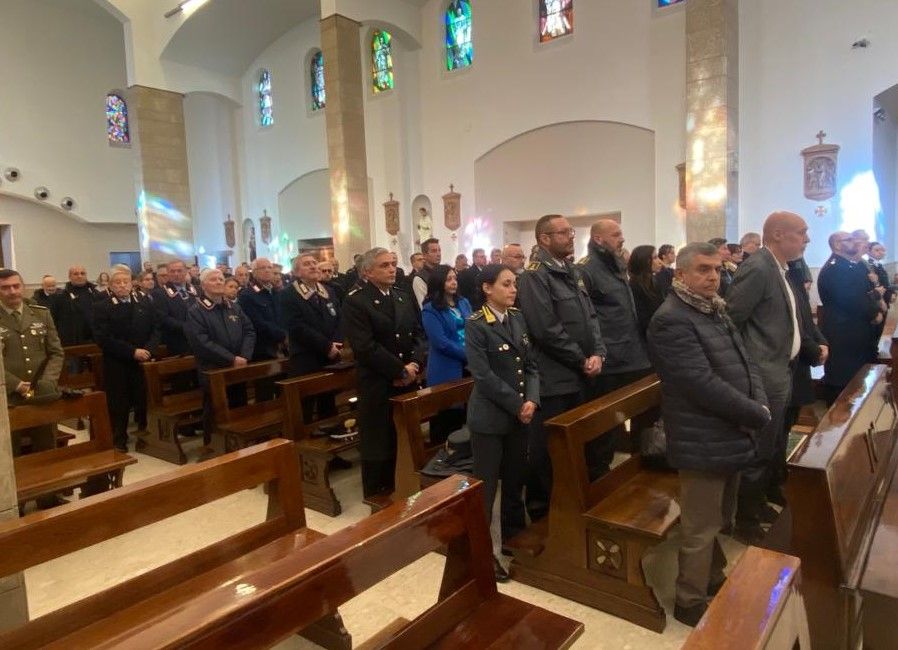 L'arrivo dei carabinieri ha interrotto il pestaggio