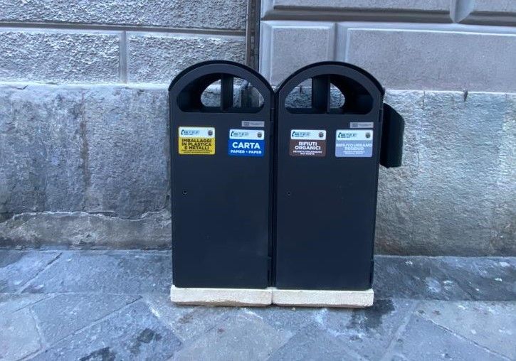 Aosta, ecco i cestini portarifiuti 'differenziati'
