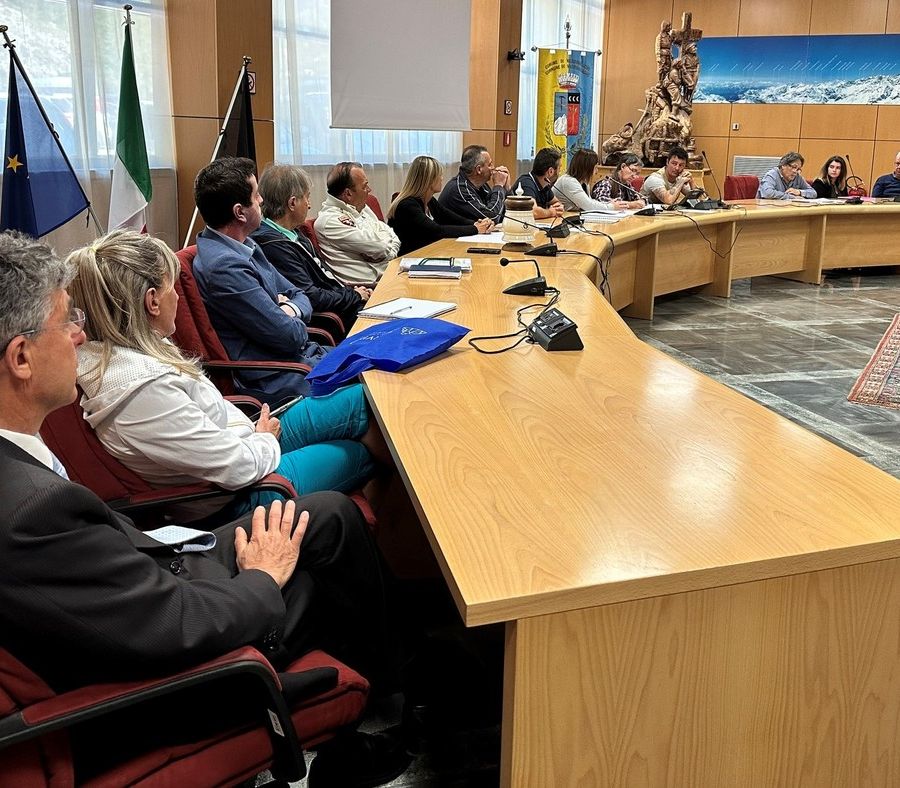 Una seduta del Consiglio comunale di Valtournenche