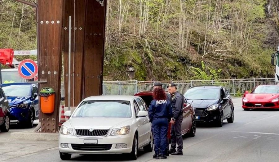 Sequestrata una viola contraffatta al traforo del G.S. Bernardo