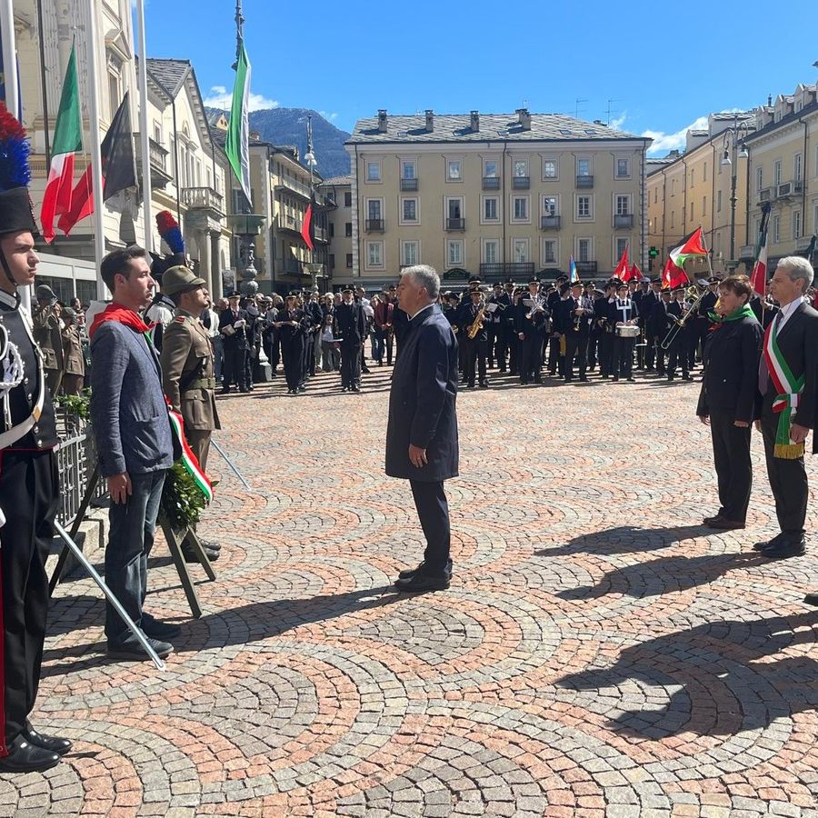 Un momento della celebrazione (cliccare sull'immagine per avviare la fotogallery)