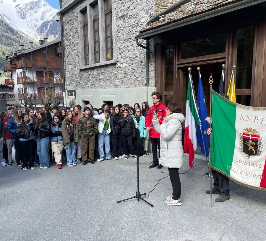 Courmayeur, celebrato con un giorno d'anticipo il 25 Aprile
