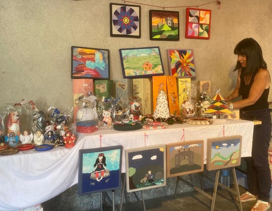 Pina, fedele espositrice di 'Creativa' (cliccare sull'immagine per avviare la gallery)