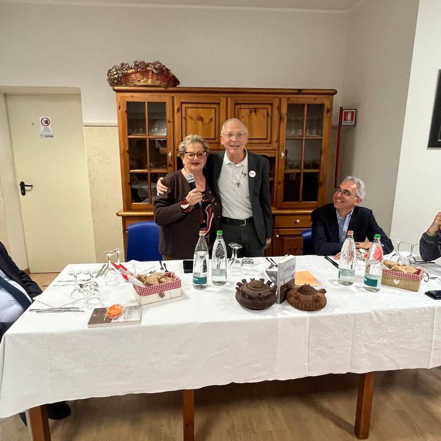 Da sn Alessandro Fusaro, Maria Grazia Vacchina, don Dante Carraro, Giovanni Donati e Stefano Durando