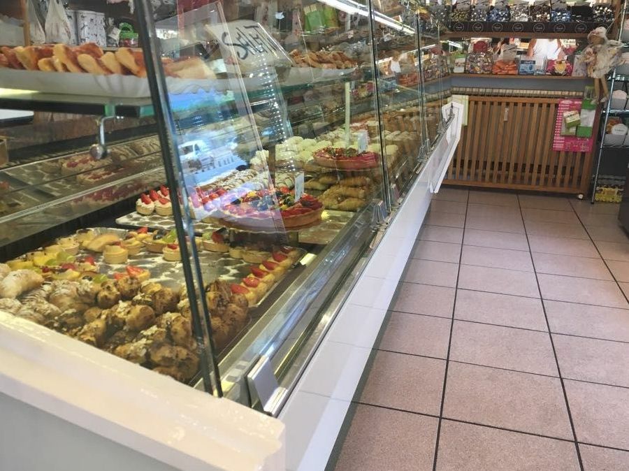 Uno scorcio della pasticceria De Santis ad Aosta