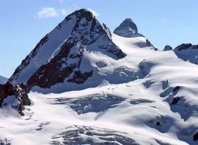 Alpinista in crepaccio tratto in salvo dal Soccorso alpino