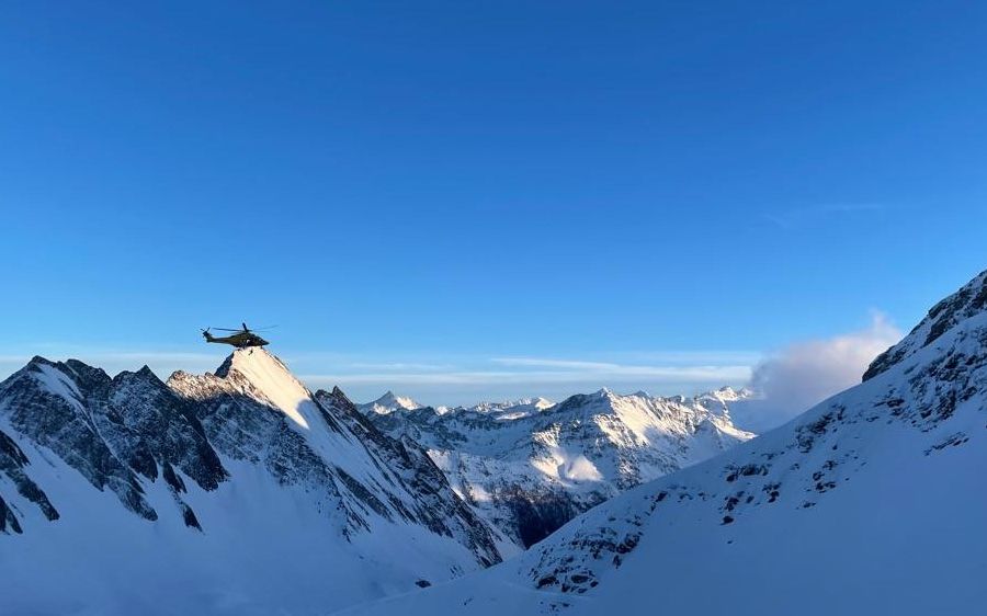 Cade e muore mentre scende lungo il Mont Velan