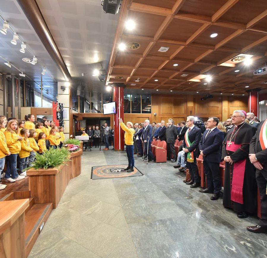 I nuovi Chevaliers e Amis insigniti alla Festa dell'Autonomia valdostana