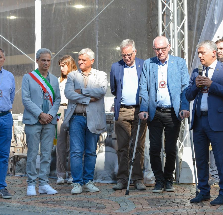 Folla in festa alla Foire d'Été