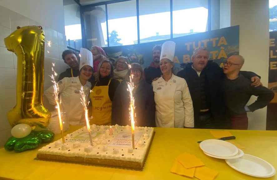 Les Halles spegne la prima candelina (cliccare sull'immagine per avviare la minigallery)