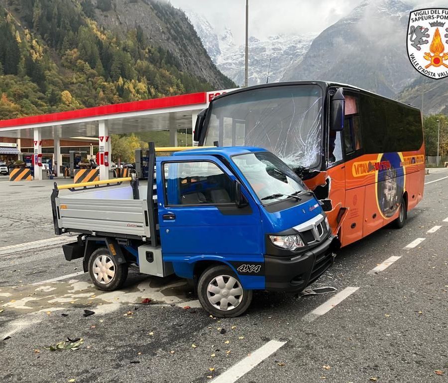 Violento scontro tre due auto a St-Rhémy, un ferito