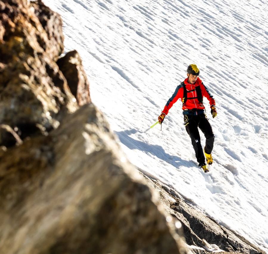 Saliscendi record di Nadir Maguet sulle Grandes Jorasses