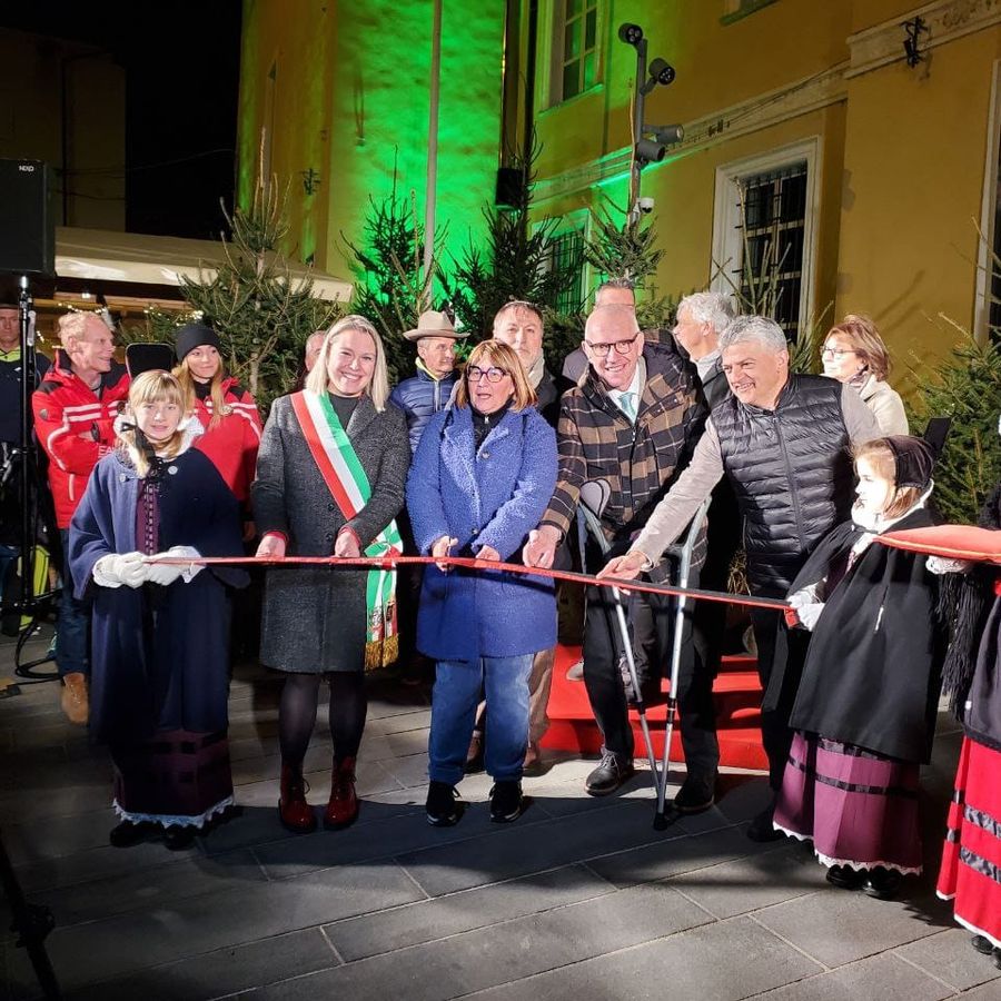 Aosta, aperto il Marché Vert Noel