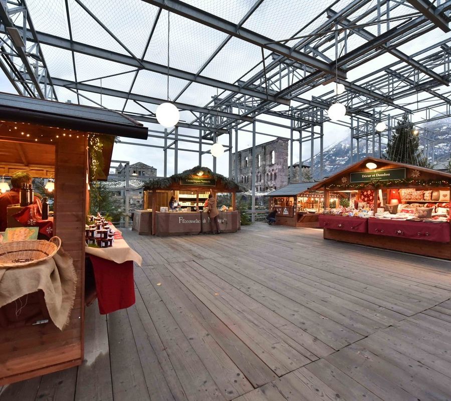 Aosta, il Marché Vert Noel torna in piazza Chanoux