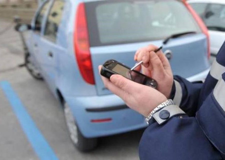 Paga il parcheggio con sei minuti di ritardo: è sanzione. 'Tolleranza zero del Comune di Champorcher'