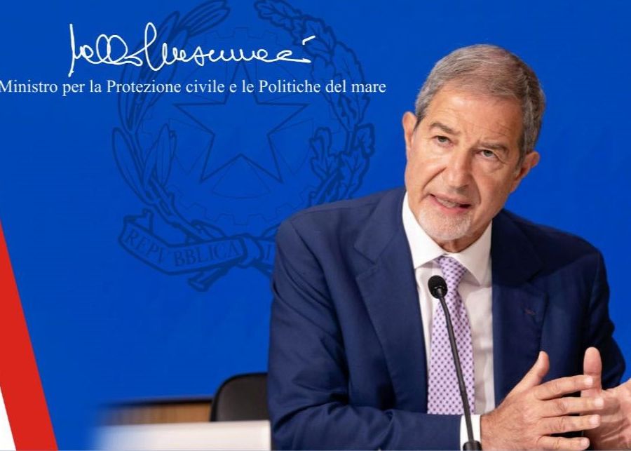 Il ministro della Protezione Civile, Nello Musumeci, arriva a Cogne
