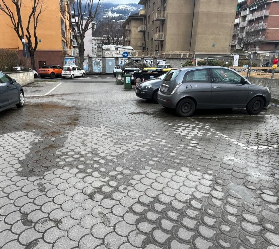 Aosta: al quartiere Cogne un piccolo guasto causa grandi disagi