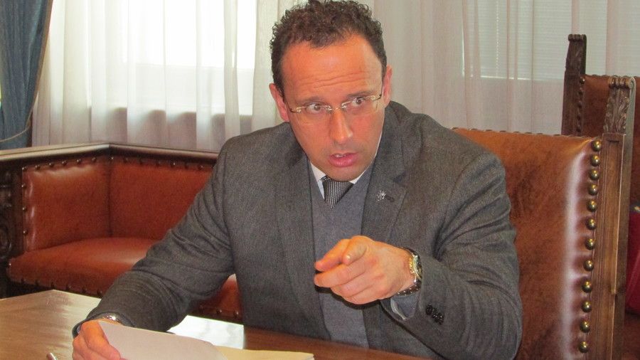 E.Perron, 'io finito sotto processo per l'UV che ora mi tratta da persona sgradita'