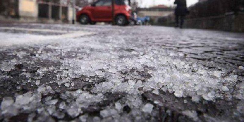 'Pioggia gelata', traffico in tilt