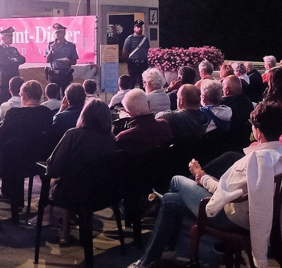 Pré-Saint-Didiér, carabinieri in piazza per consigli antitruffa agli anziani