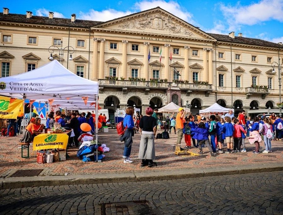Nus, tanti rifiuti raccolti da Legambiente durante 'Puliamo il Mondo'