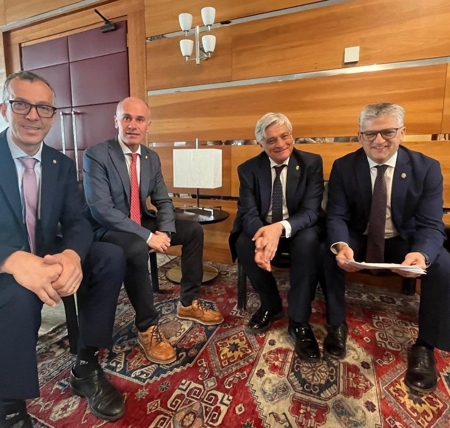 Da sn Corrado Jordan, Albert Chatrian, Luciano Caveri e Luigi Bertschy