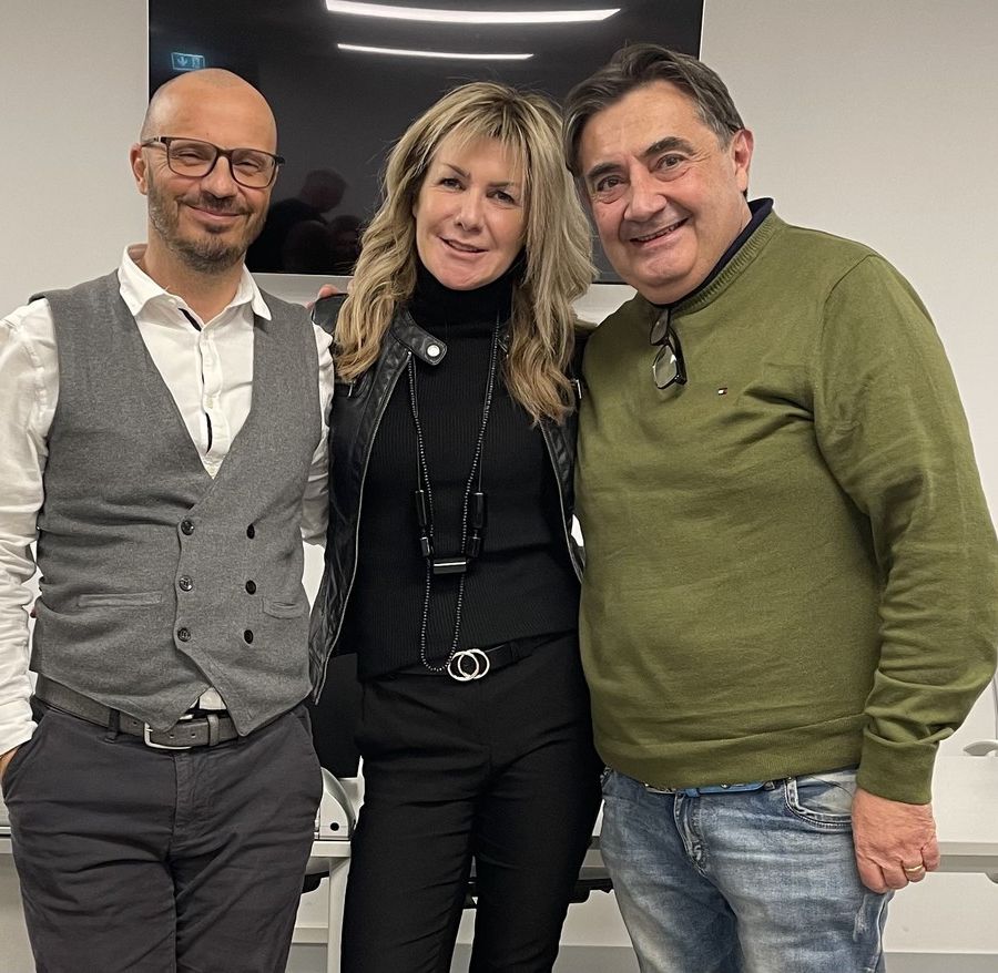 Da sn Claudio Albertinelli segretario generale Savt; Katia Laurent (neo eletta segretaria di categoria); Alessandro Parrella (segretario di categoria uscente)