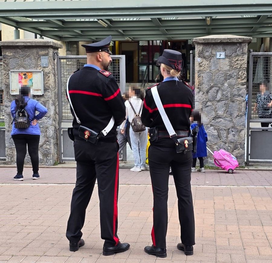 Riattivata vigilanza dei carabinieri vicino alle scuole