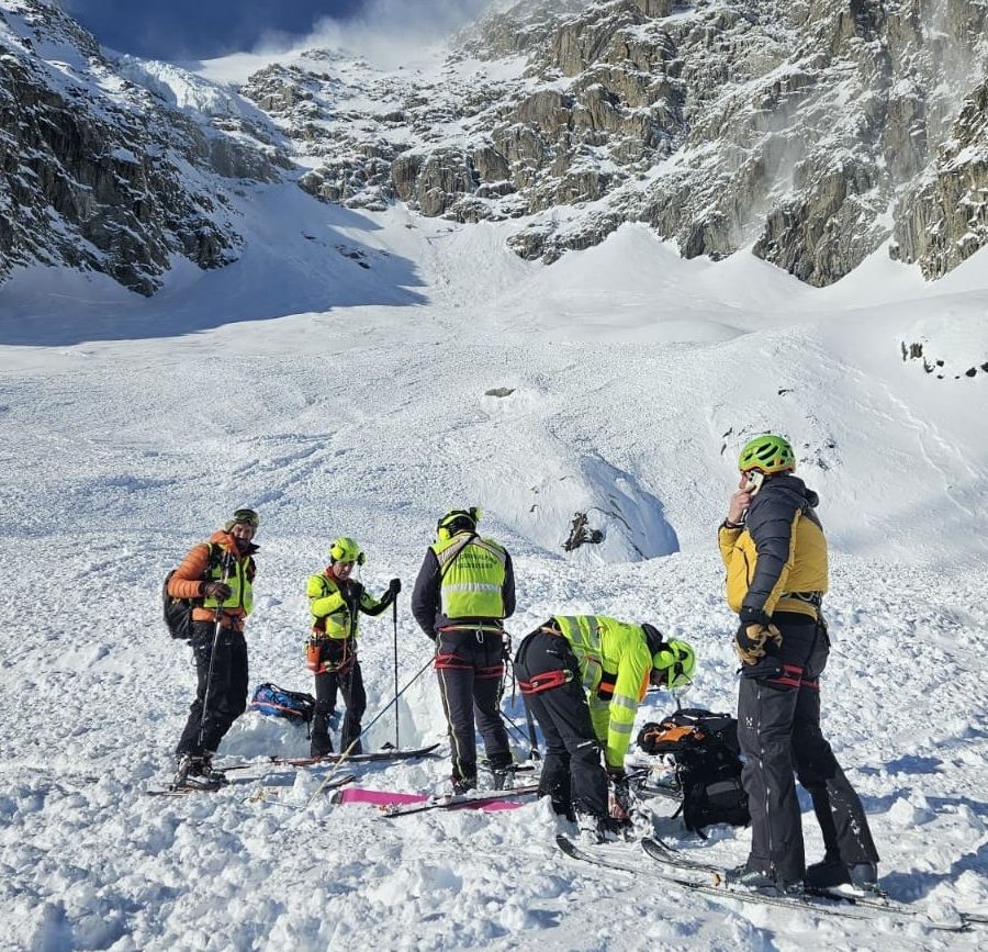 Grave freerider travolto da valanga sul Bianco