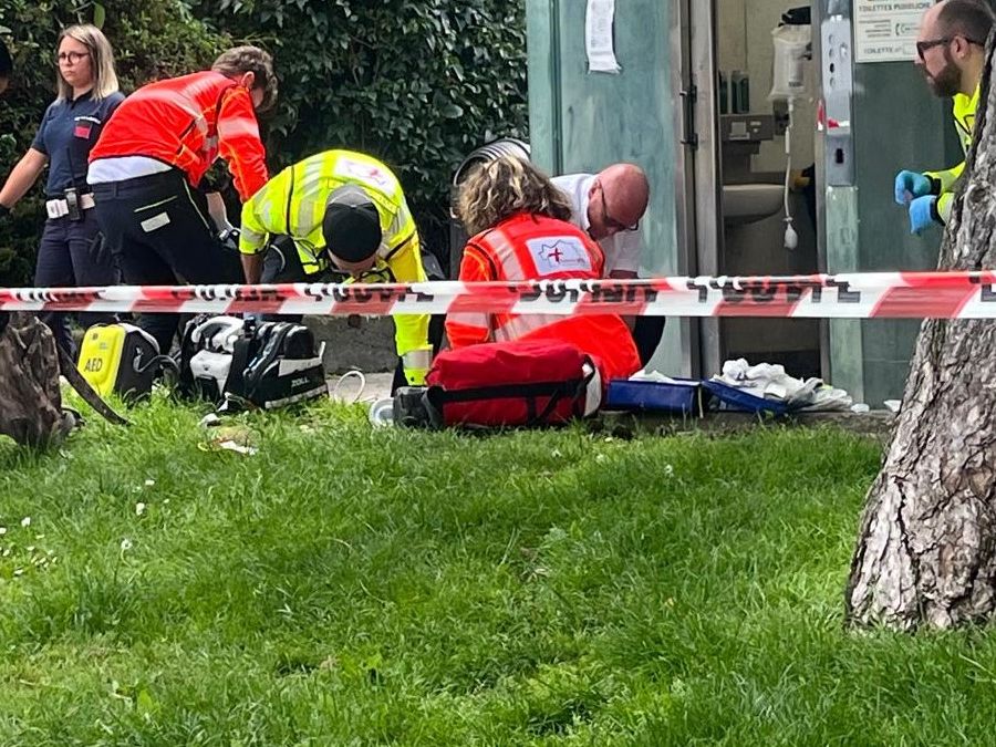 I soccorritori intervenuti lunedì scorso in via Torino
