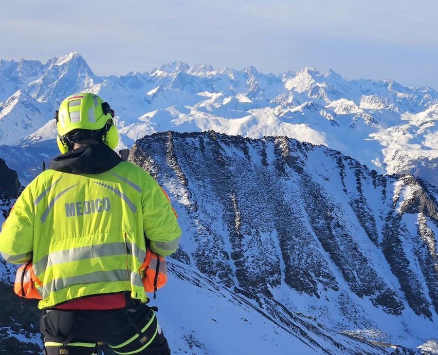 Freerider trentino cade in crepaccio e muore sul massiccio del Monte Bianco
