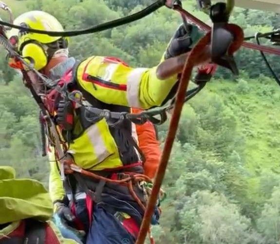 Brusson, tratti in salvo due escursionisti bloccati nel torrente