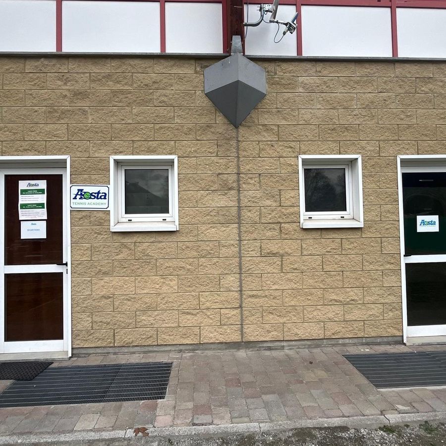 Tentano scasso, arriva la polizia ma i due possono andarsene senza (per ora) denuncia