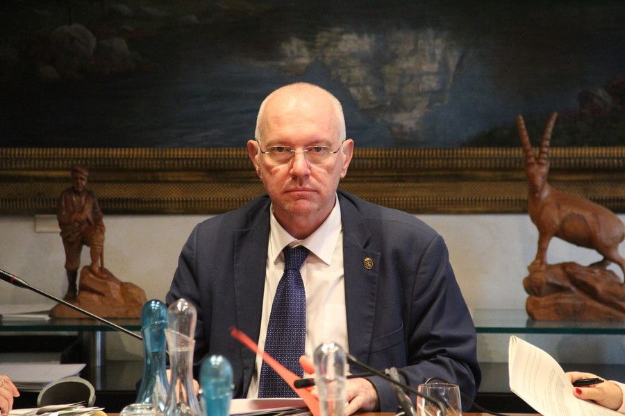 Su Renzo Testolin le accuse di Adu VdA