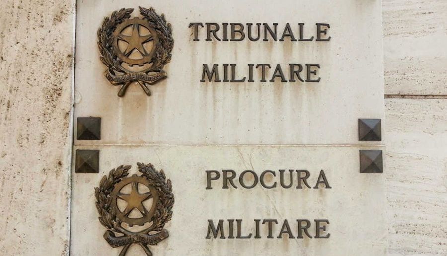 Sentenza choc del Tribunale militare di Napoli: Green pass inutile e vaccino anti Covid pericoloso